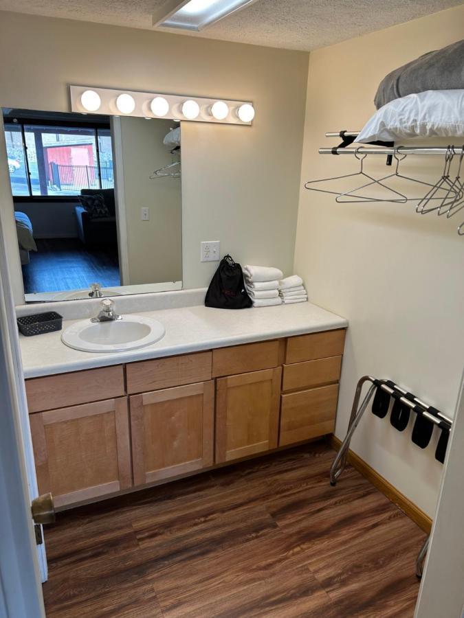 Valley Inn And Suites Френч Лик Екстериор снимка