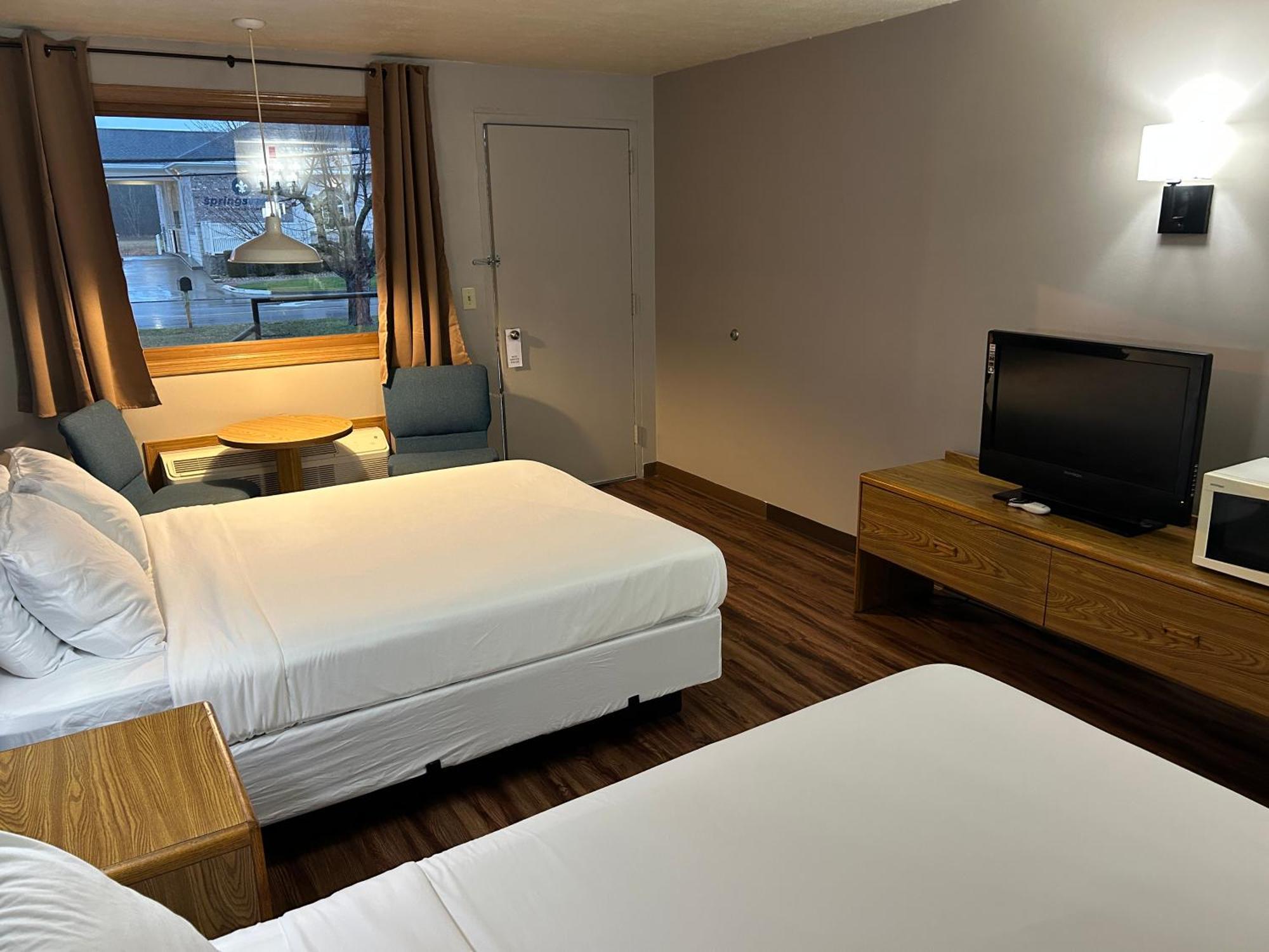 Valley Inn And Suites Френч Лик Екстериор снимка