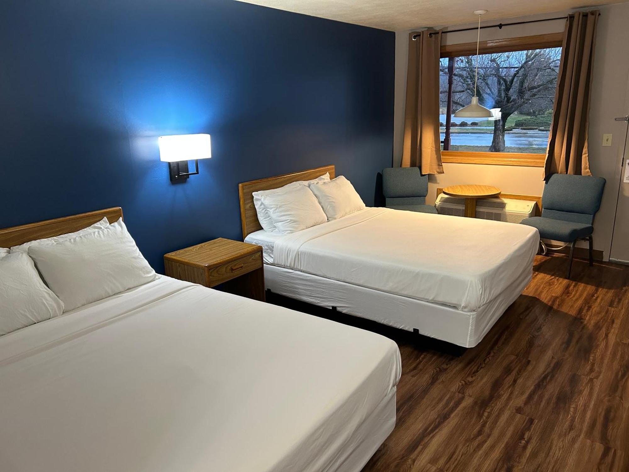 Valley Inn And Suites Френч Лик Екстериор снимка