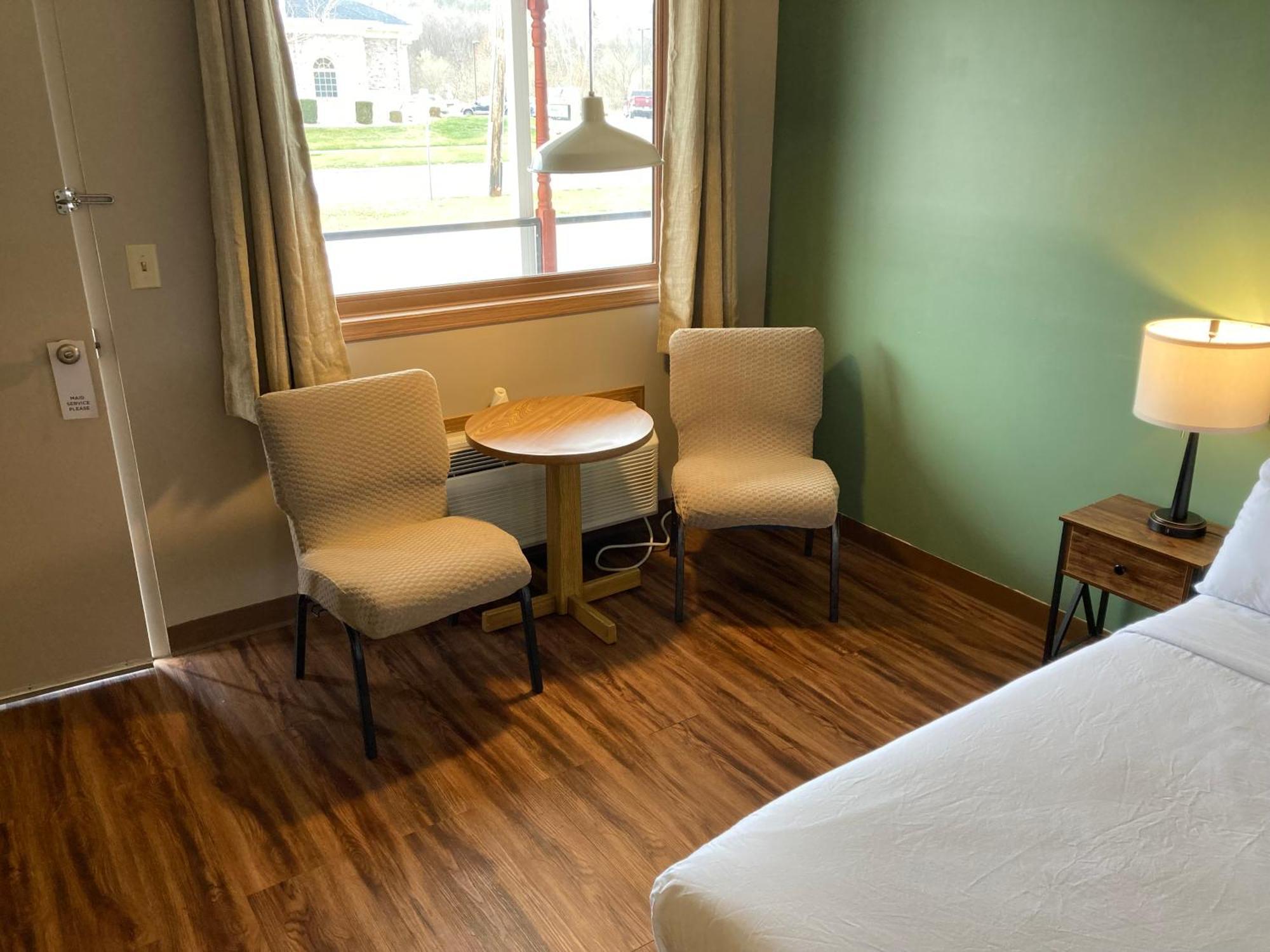 Valley Inn And Suites Френч Лик Екстериор снимка