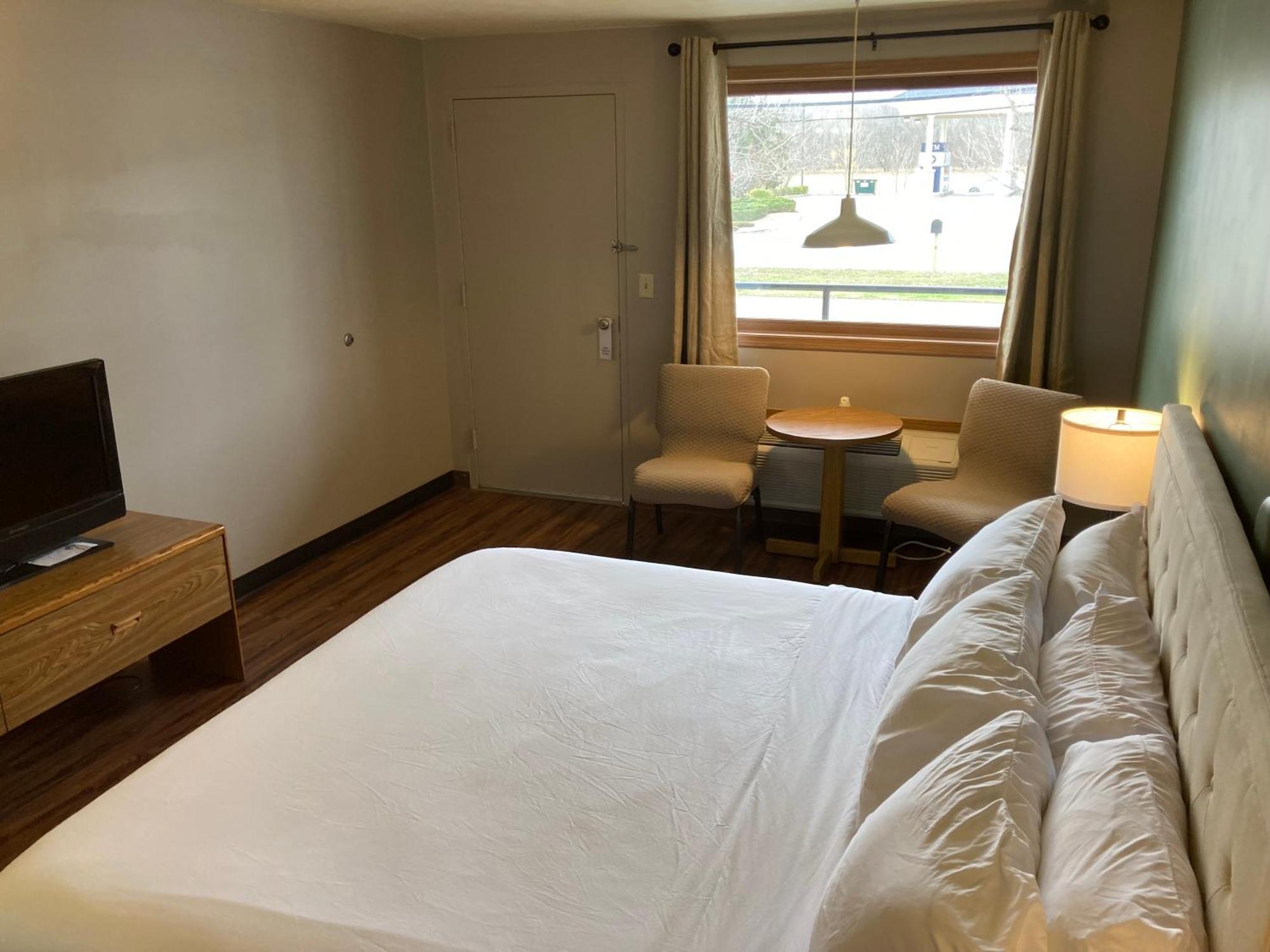 Valley Inn And Suites Френч Лик Екстериор снимка