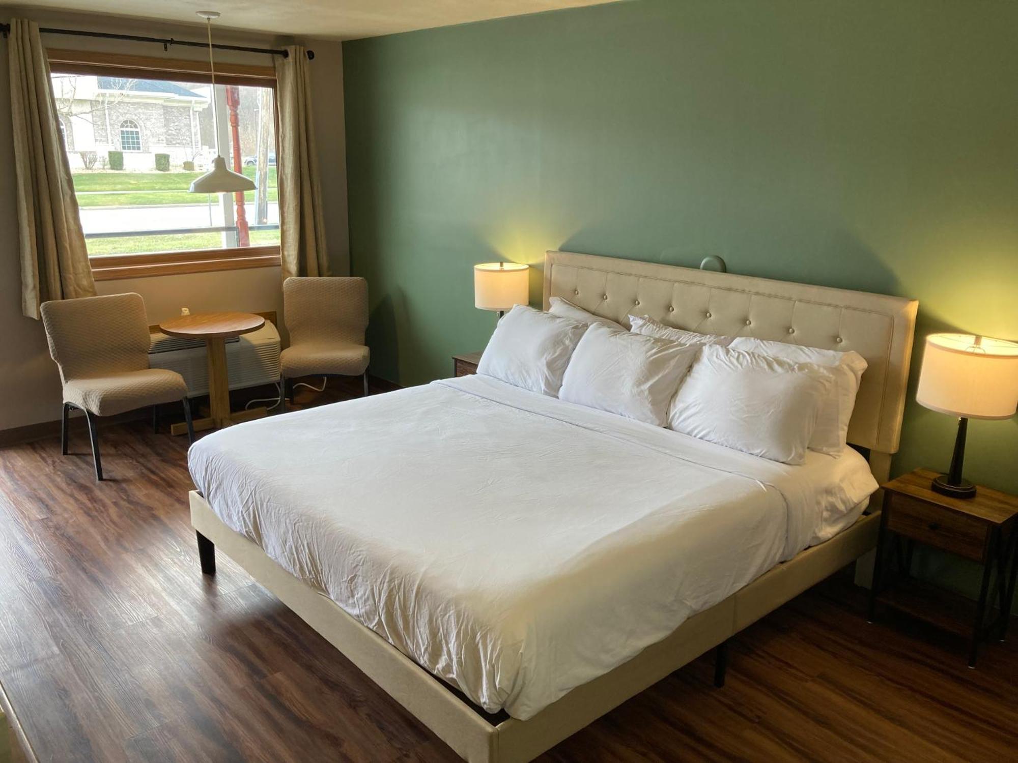 Valley Inn And Suites Френч Лик Екстериор снимка