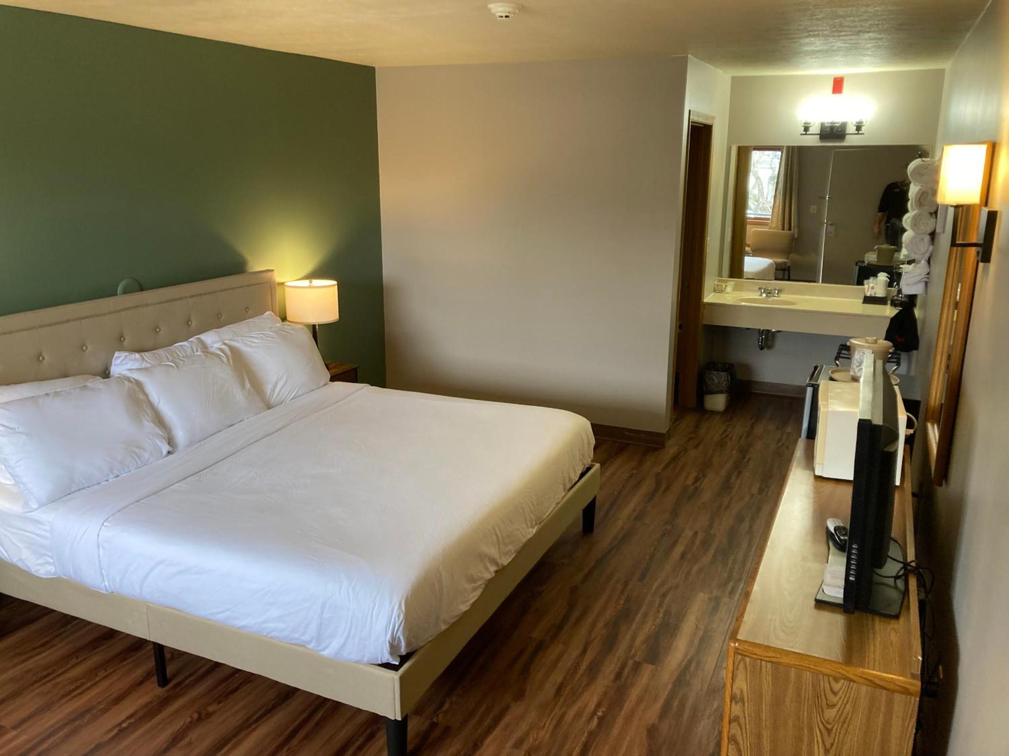 Valley Inn And Suites Френч Лик Екстериор снимка