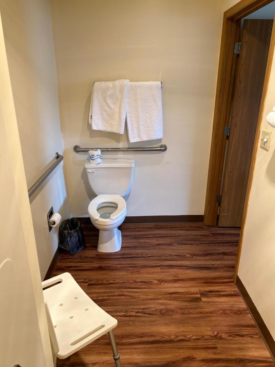 Valley Inn And Suites Френч Лик Екстериор снимка