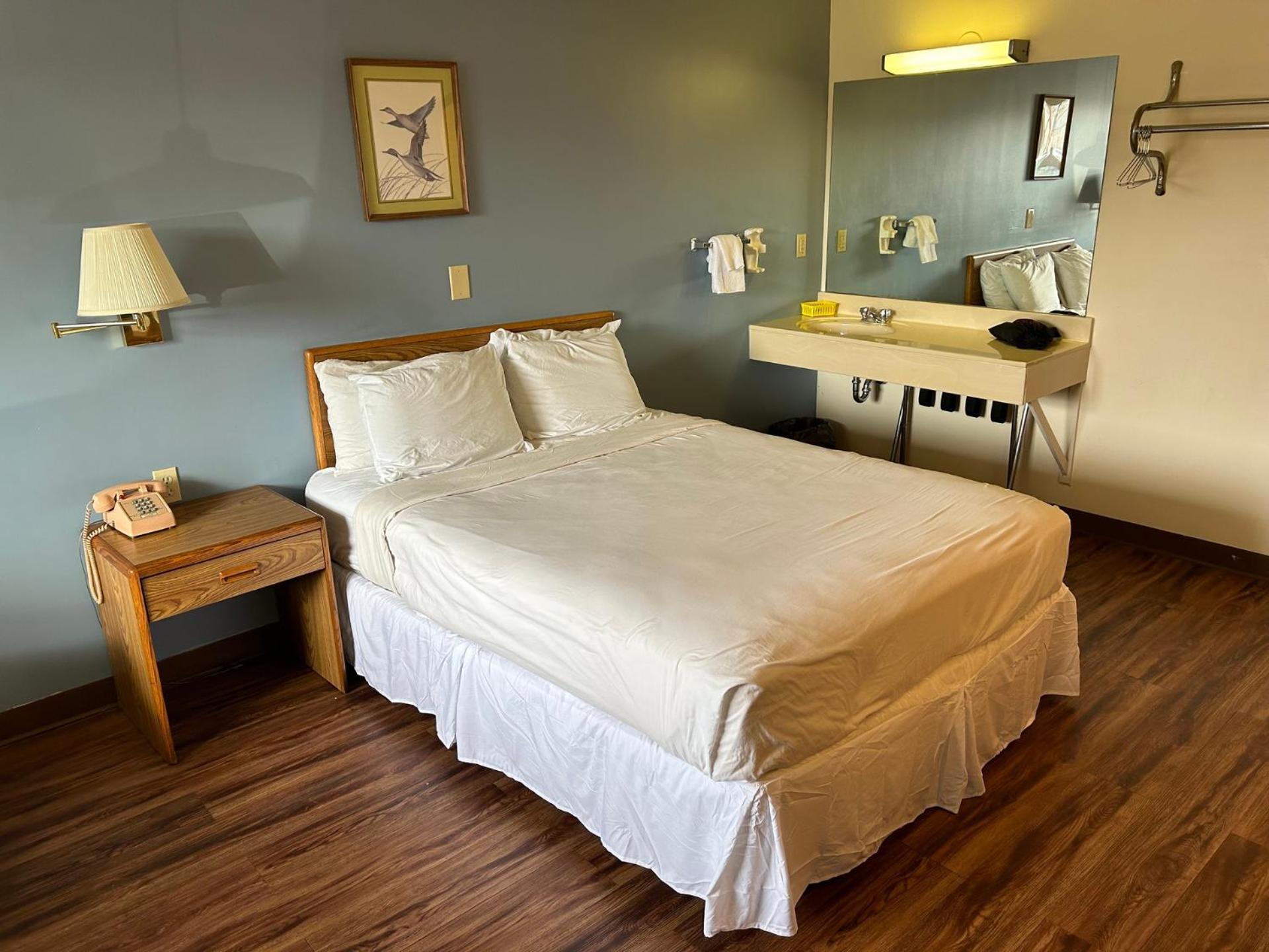 Valley Inn And Suites Френч Лик Екстериор снимка
