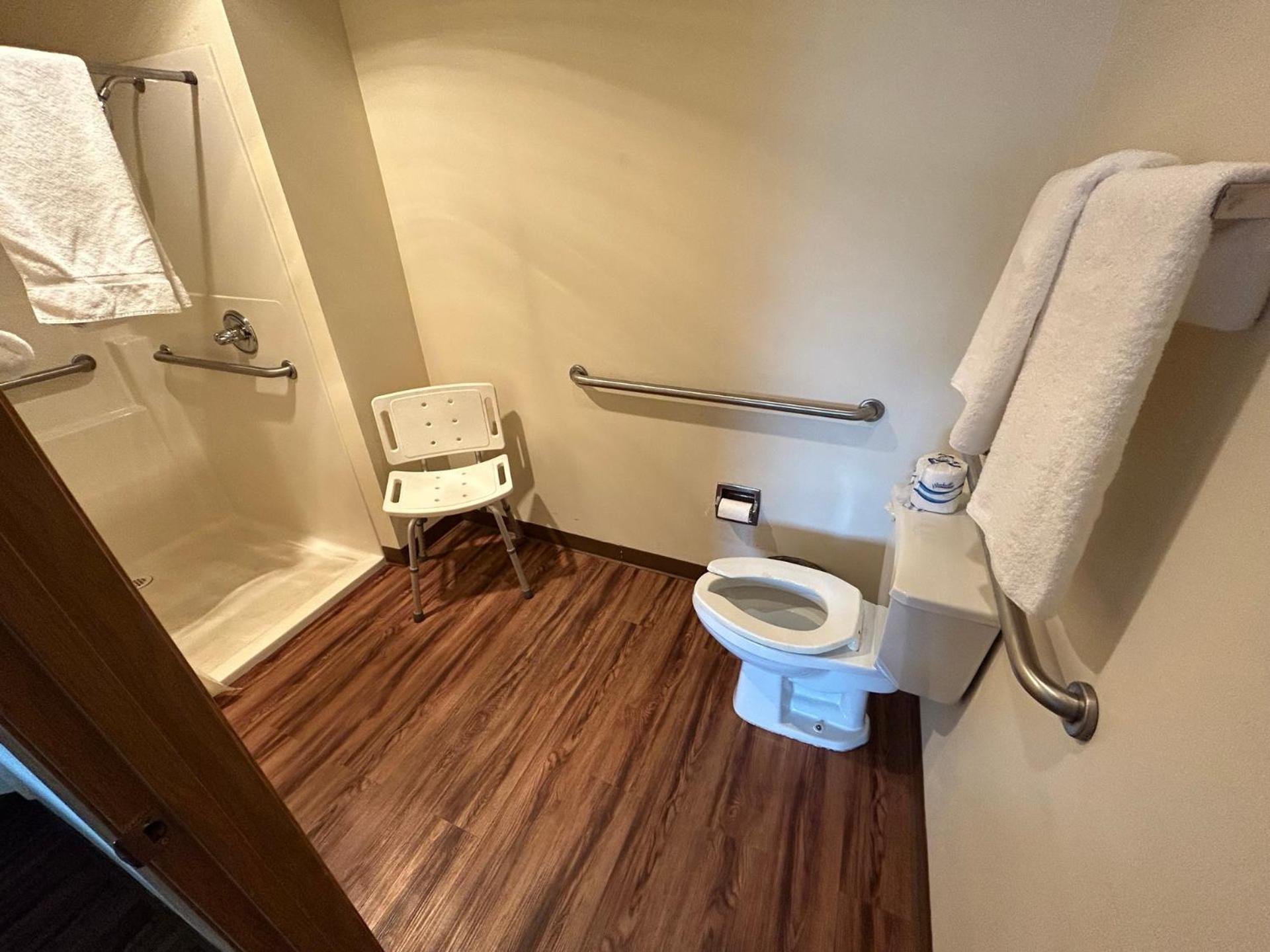 Valley Inn And Suites Френч Лик Екстериор снимка
