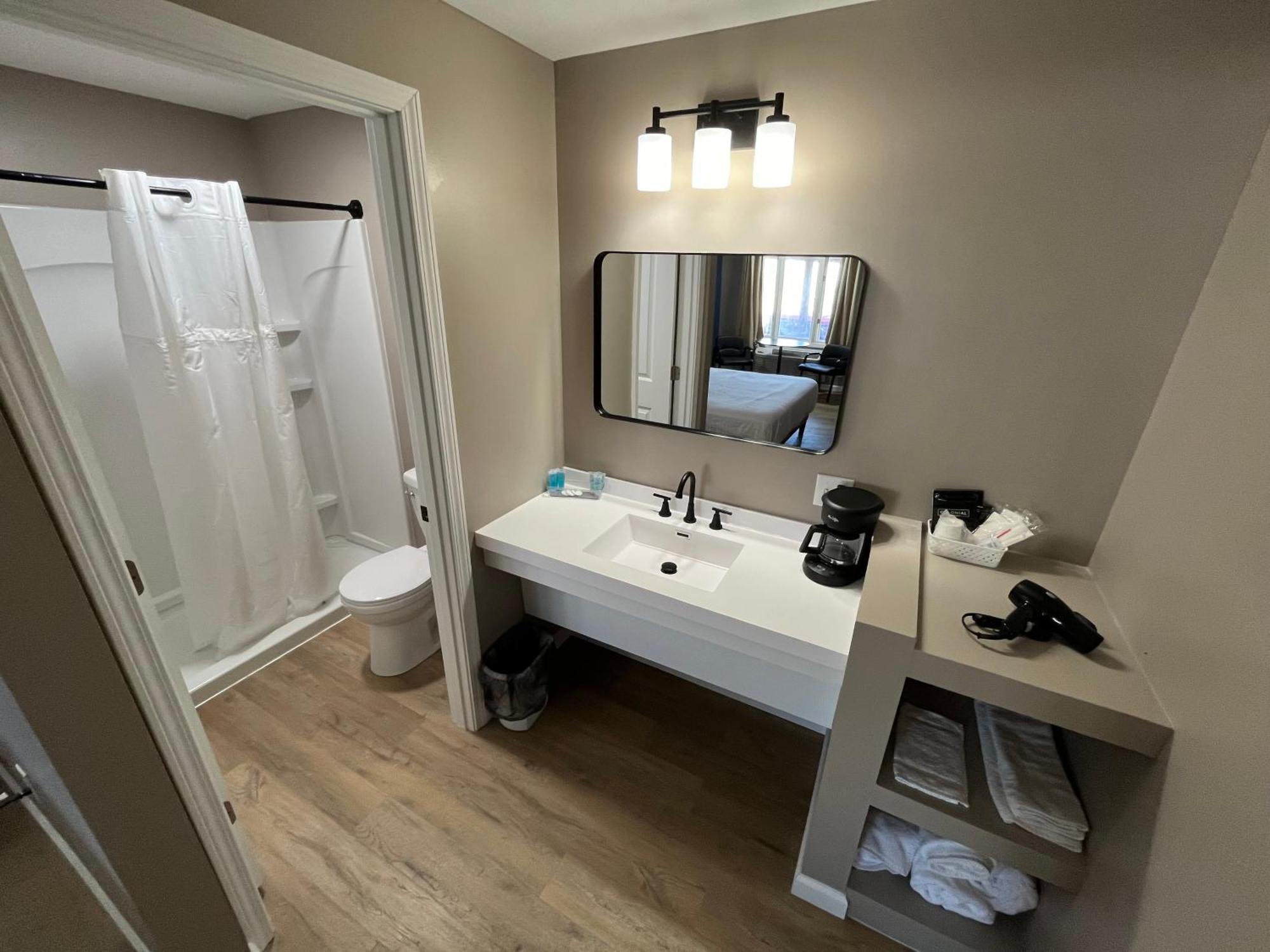 Valley Inn And Suites Френч Лик Екстериор снимка