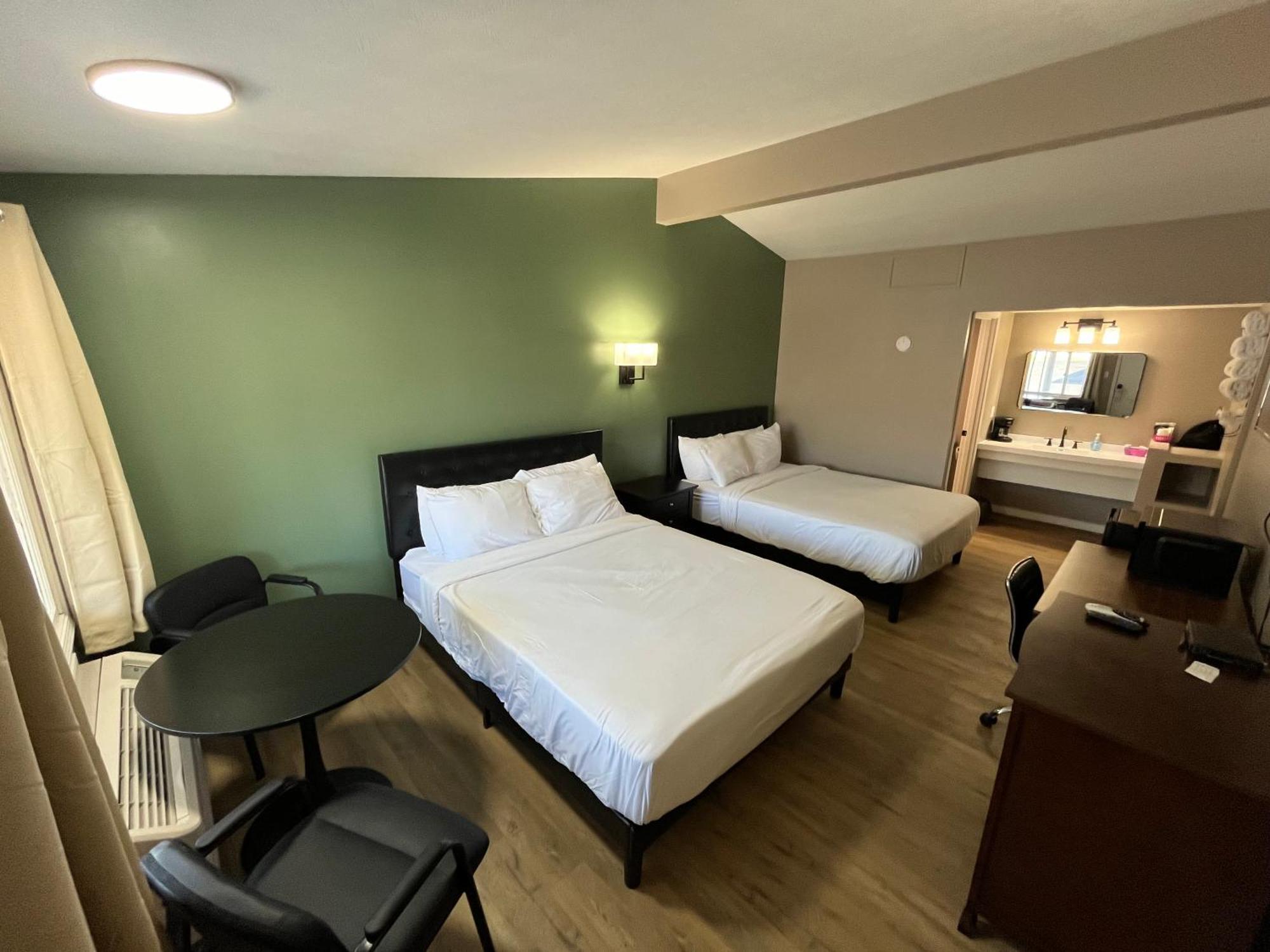 Valley Inn And Suites Френч Лик Екстериор снимка