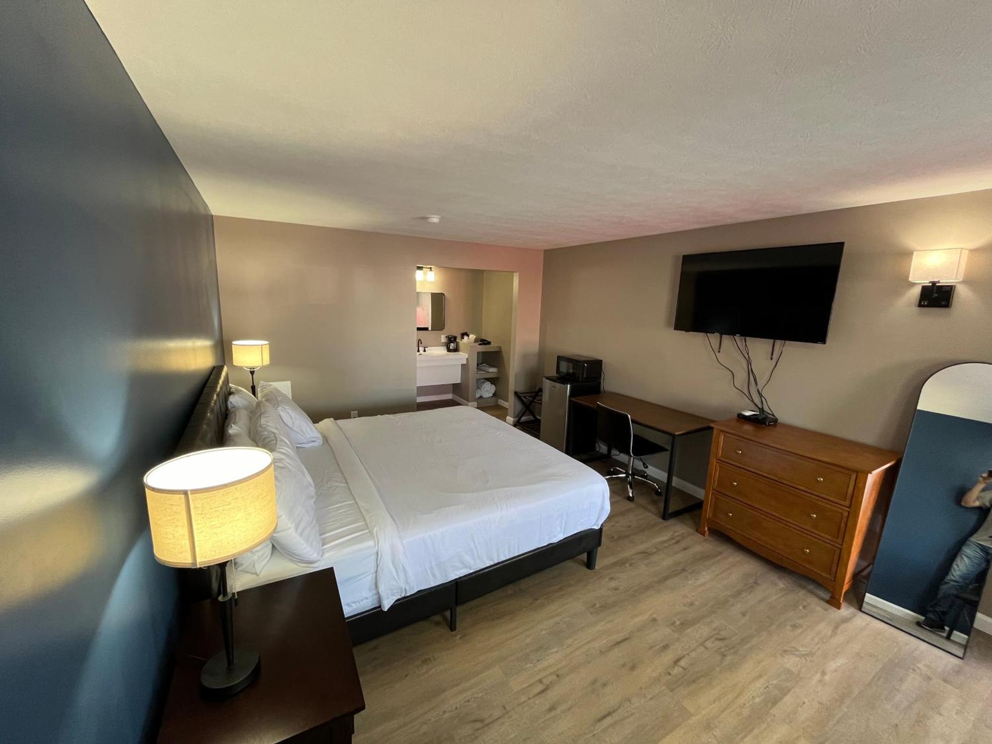 Valley Inn And Suites Френч Лик Екстериор снимка
