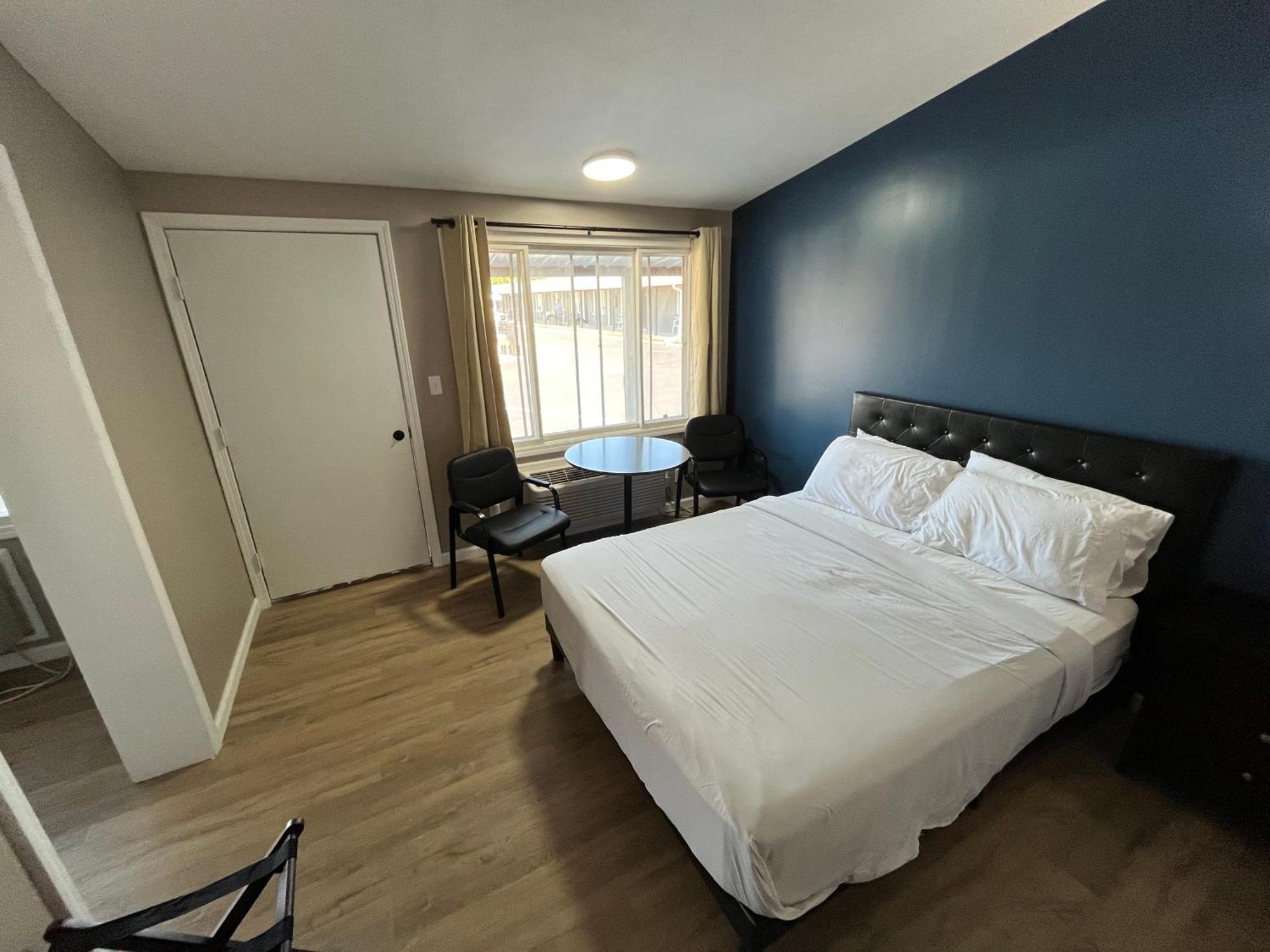 Valley Inn And Suites Френч Лик Екстериор снимка