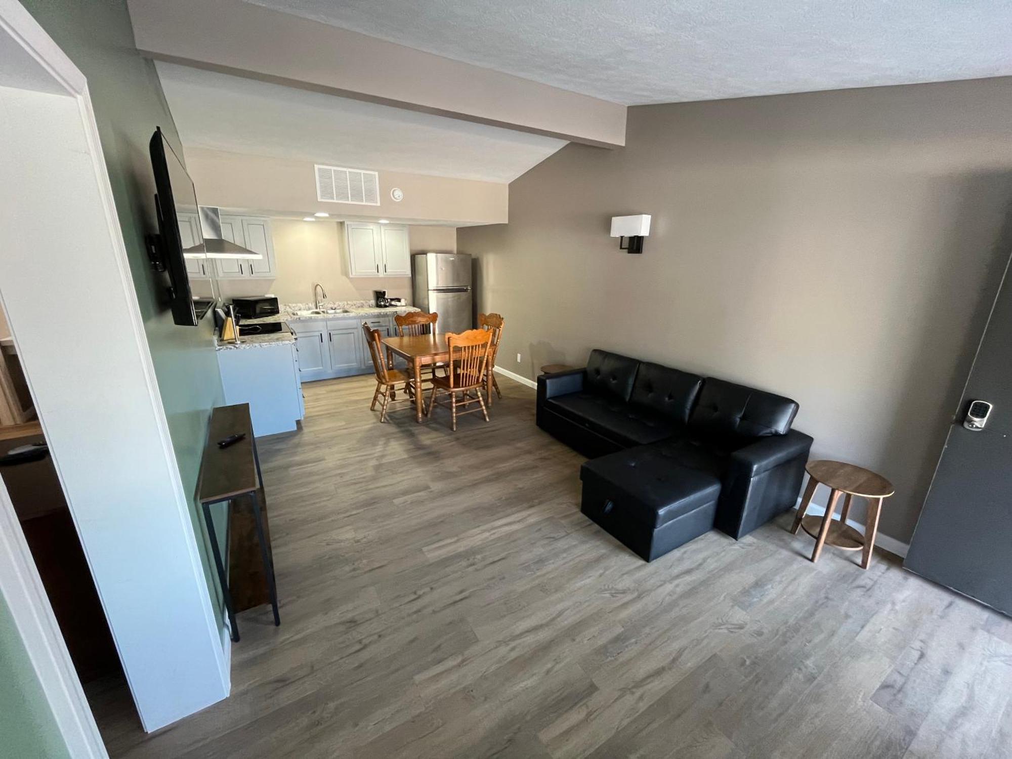 Valley Inn And Suites Френч Лик Екстериор снимка